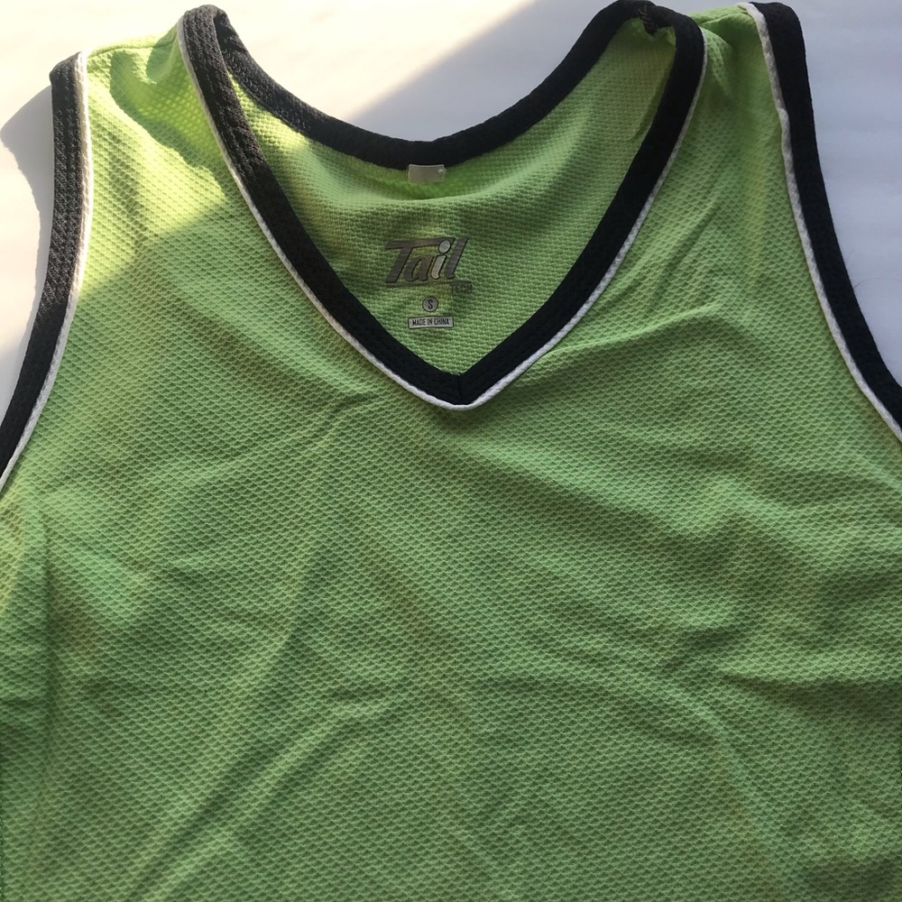 VINTAGE VNECK CROP TOP